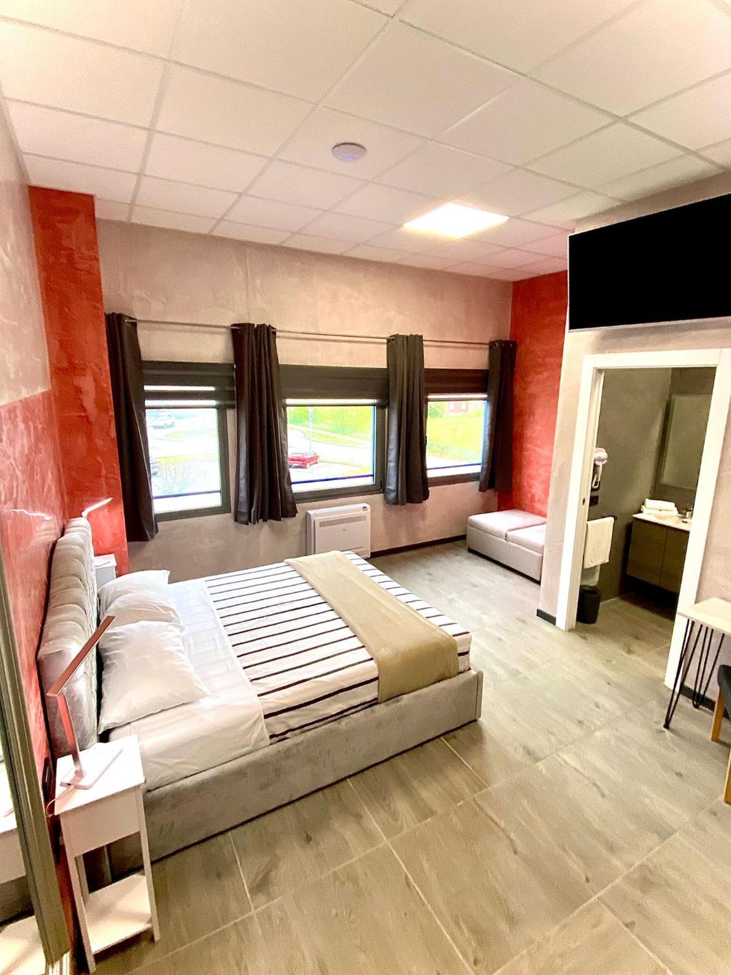 Hotel Tech Brembate Ngoại thất bức ảnh
