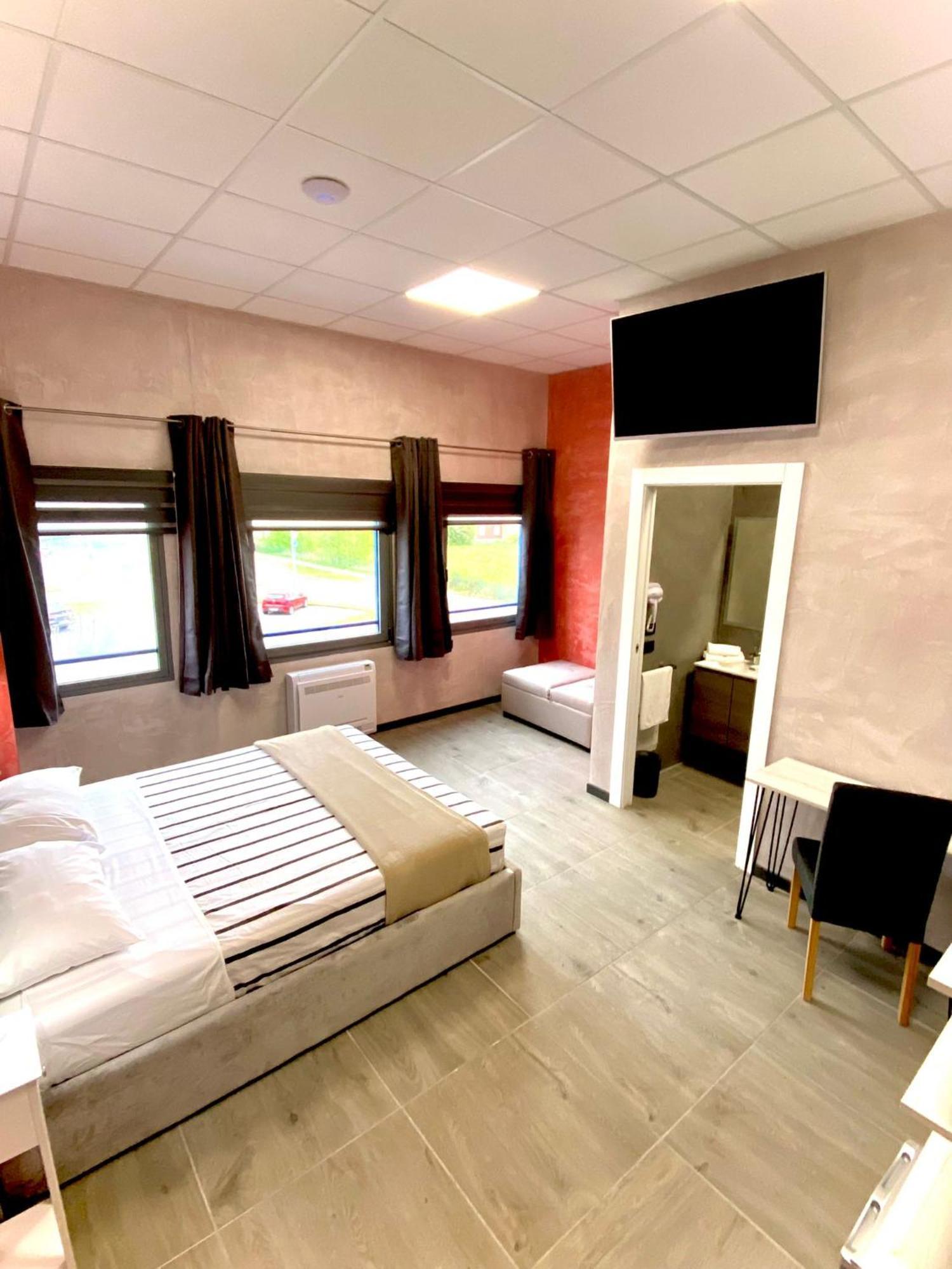 Hotel Tech Brembate Ngoại thất bức ảnh